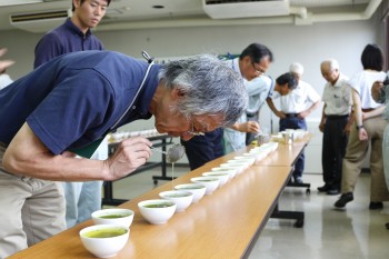 香気の審査