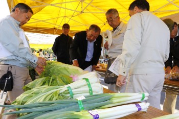 農産物品評会の審査